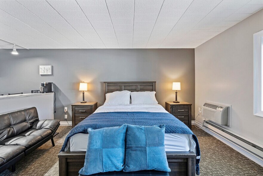 Building Photo - 30 U.S. 9W-SI ID1466834P