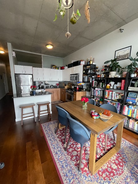 Building Photo - 235 W Van Buren St