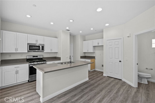 Building Photo - 6 Lindenwood