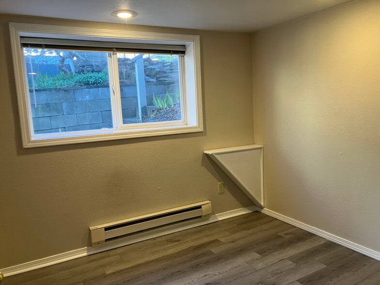 Bedroom 2 - 330 N State St