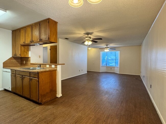Building Photo - 10802 Kiamichi Dr