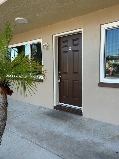 Building Photo - 411 S Nimbus Ave