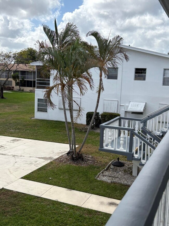 Building Photo - 241 Sheffield J