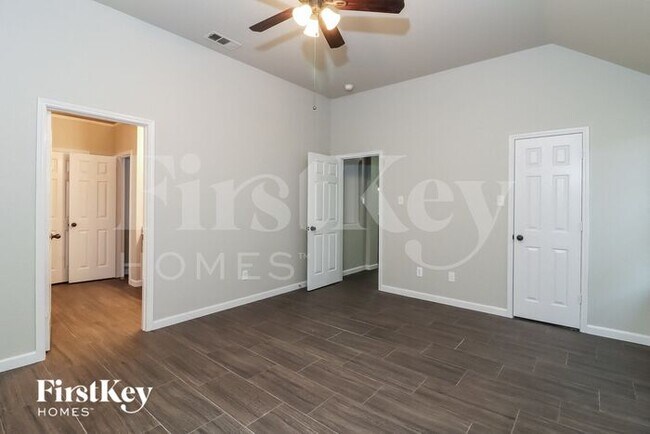 Building Photo - 10737 Emerald Park Ln