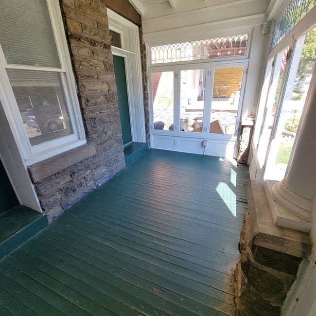 Building Photo - 7128 Boyer St