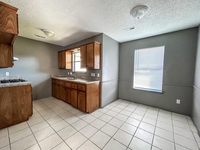 Building Photo - 112 Saskatchewan St