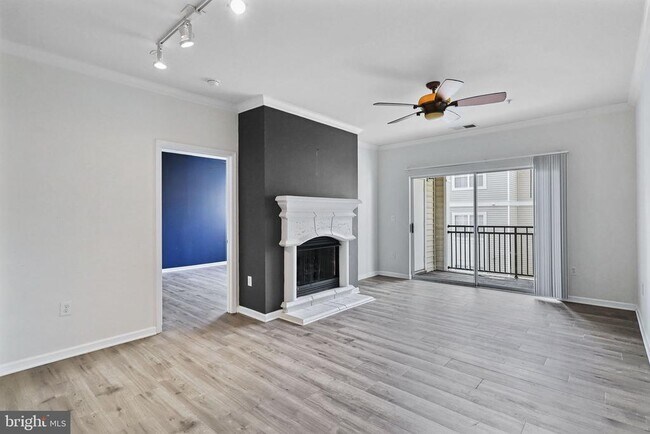 Building Photo - 12925 Centre Park Cir