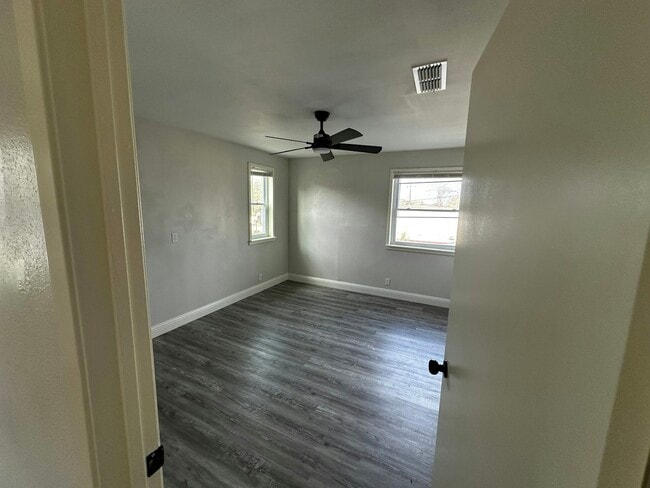 Building Photo - 415 N 19th St