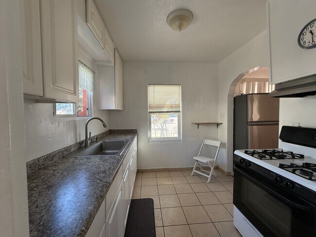 Building Photo - 2-1 Must See Cutey