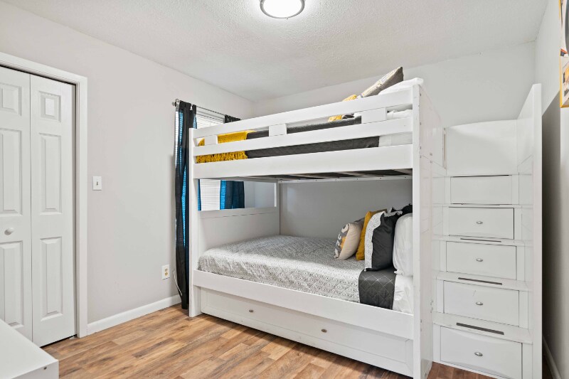 Building Photo - 10951 Naples Ct N