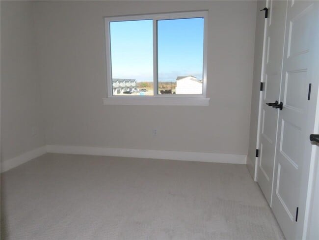 Building Photo - 1871 Lapis Ave