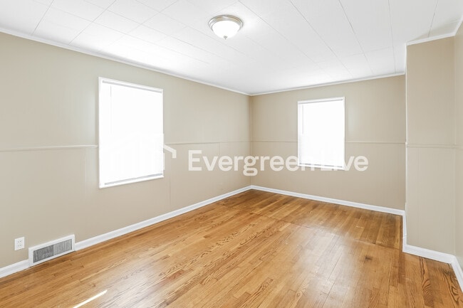 Building Photo - 6701 Fairway Dr