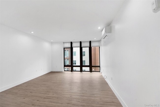 Building Photo - 645 N MacQuesten Pkwy