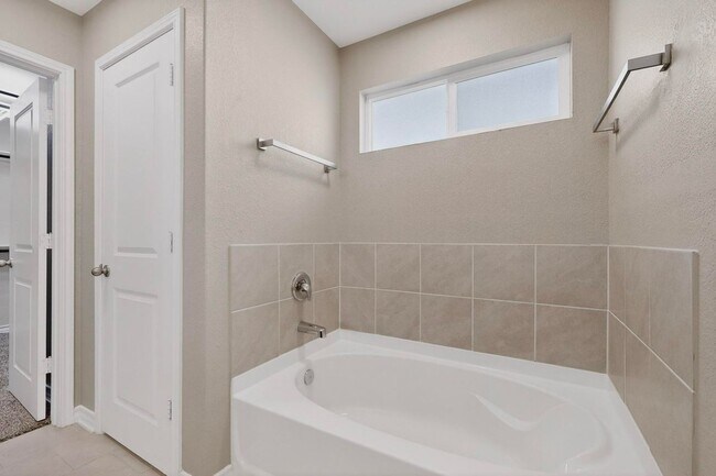Building Photo - 1626 Rocky Rise