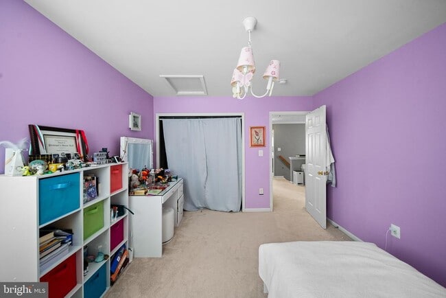 Building Photo - 8645 Huddersfield Way