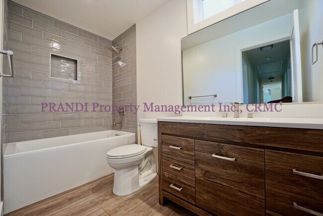 Building Photo - Completely Renovated Large Novato Home in ...