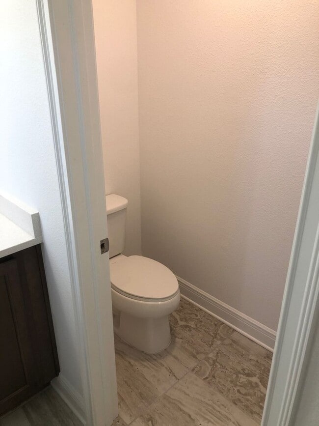 Building Photo - 310 E Ford St