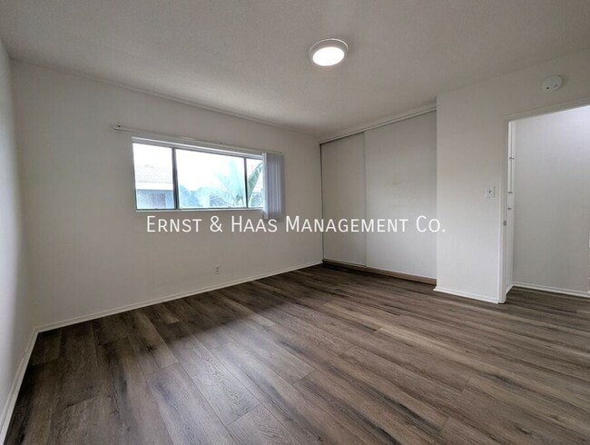 Building Photo - 1006 E 32nd St