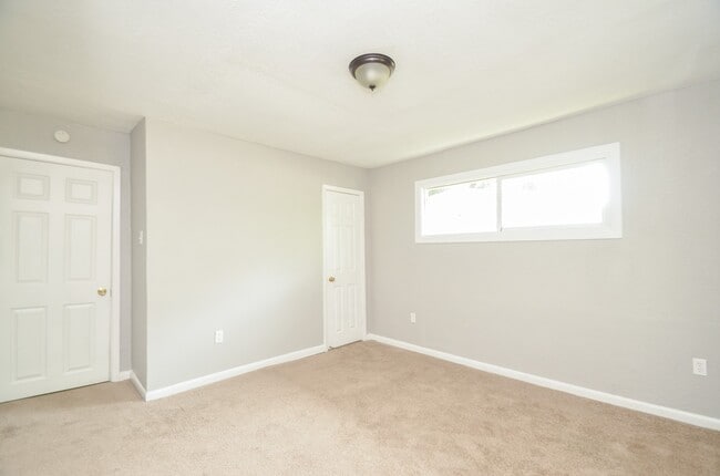 Building Photo - 206 Winkin Ave