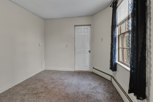 Building Photo - 50 Monmouth St