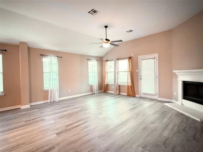 Building Photo - 1548 Tonia Loop