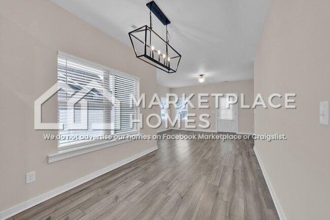 Building Photo - 170 Kings Wy