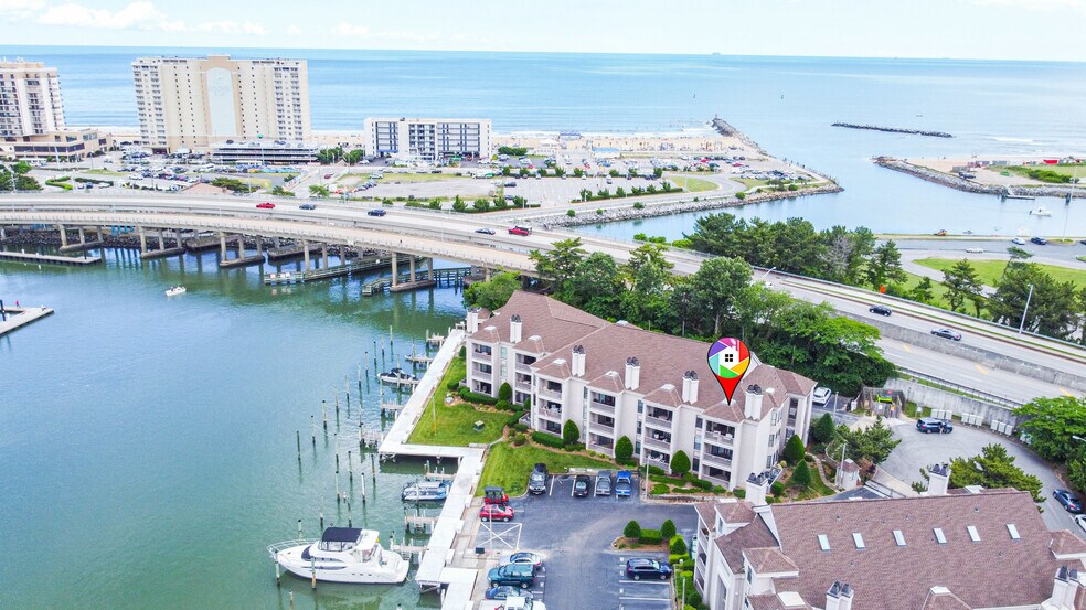 Building Photo - 401 Harbour Pt