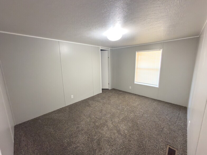 Building Photo - 120A Parker Dr