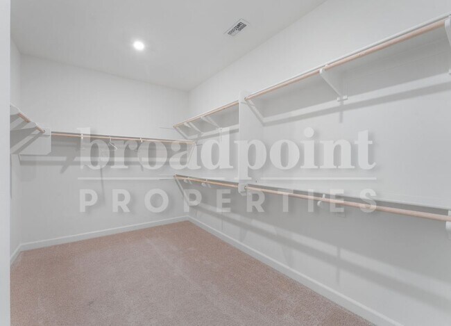 Building Photo - 27941 Silo Ln