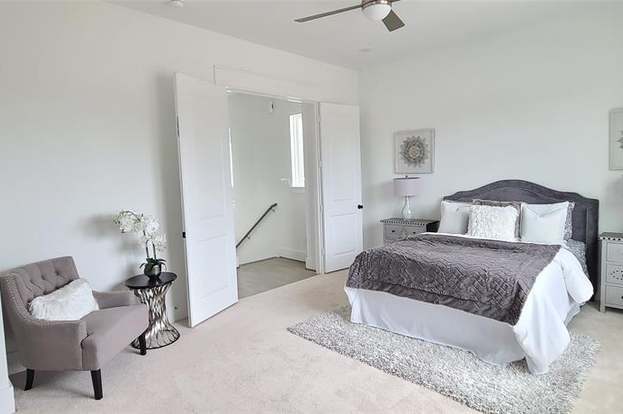 Building Photo - 311 Cyclamen St