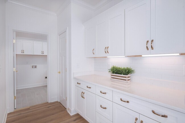 Building Photo - 116 Nickolas Cir