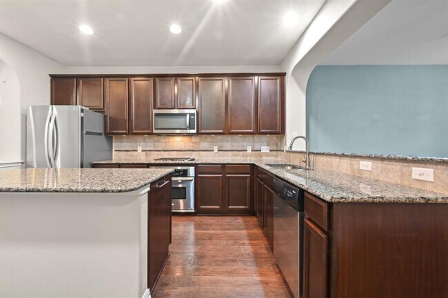 Building Photo - 1308 Central Park Ct