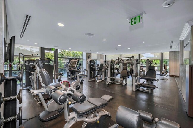 Building Photo - 5875 Collins Ave
