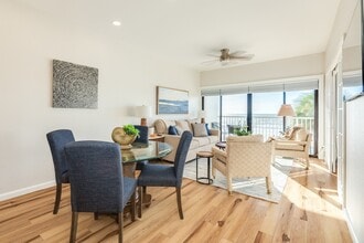 Building Photo - 7700 Seawall Blvd