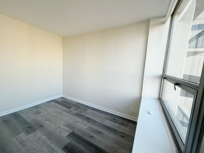 Building Photo - 1360 N Sandburg Terrace