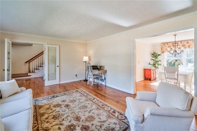 Building Photo - 4010 Mansion Dr