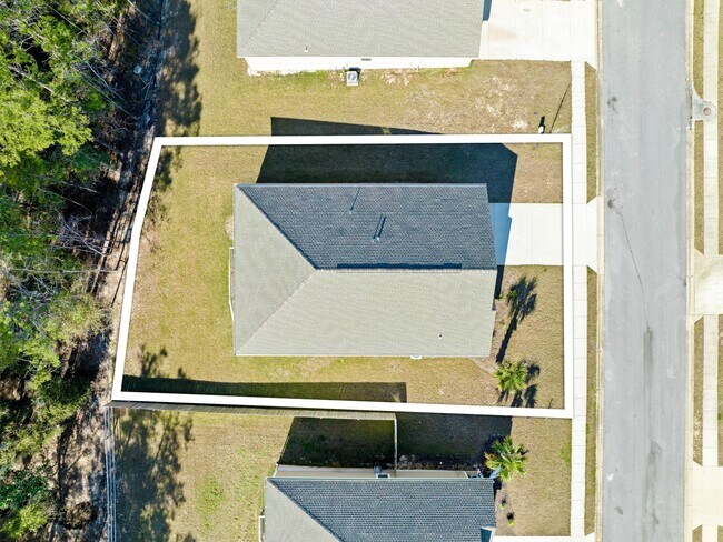 Building Photo - 462 Whispering Creek Ave