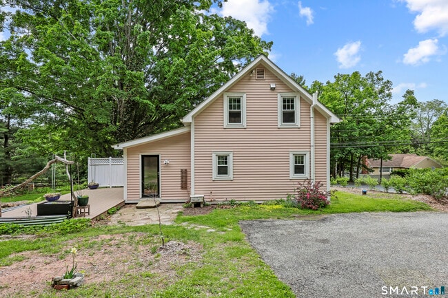 Building Photo - 917 Hopewell Rd