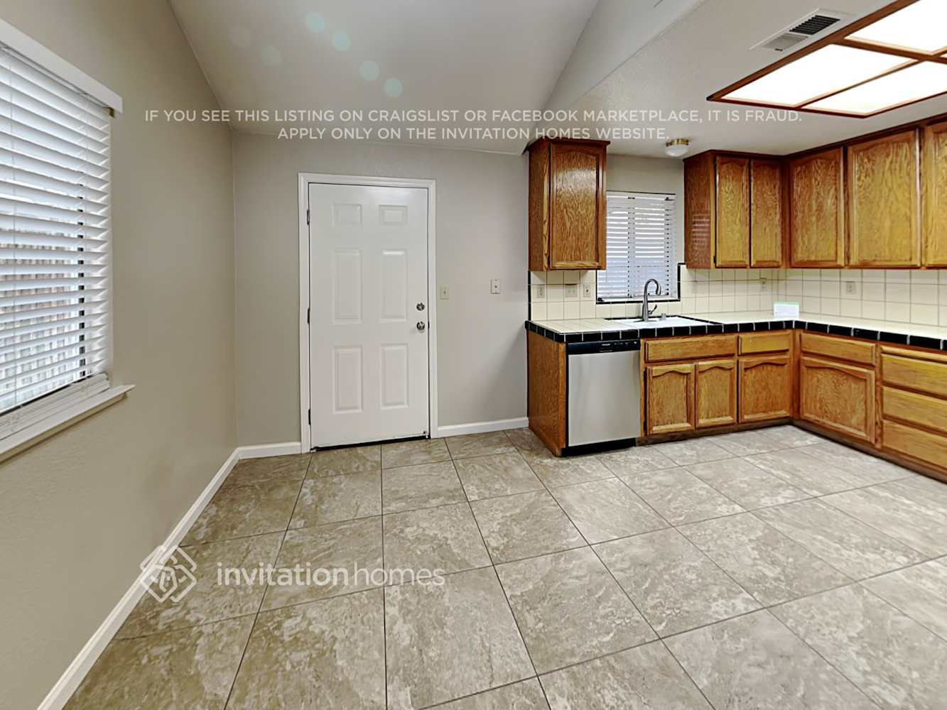 Building Photo - 106 Dolphin Way