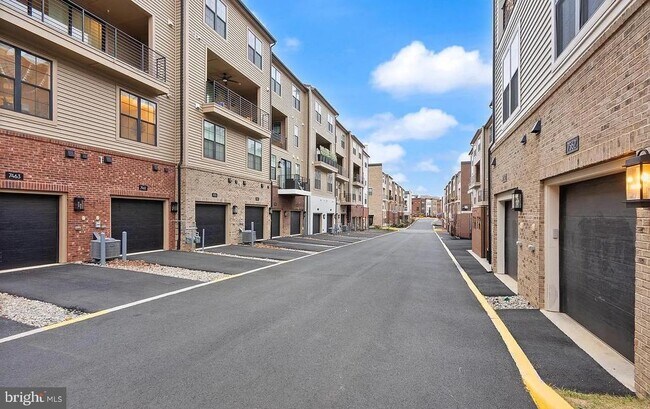 Building Photo - 7461 Backett Wood Ter