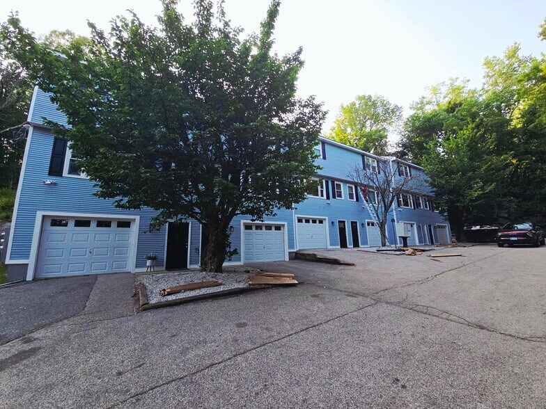 Building Photo - 45 Berry St
