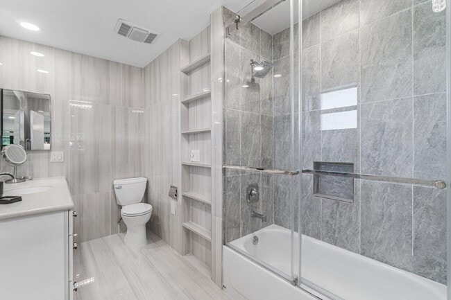 Building Photo - 5605 Forest Oaks Terrace