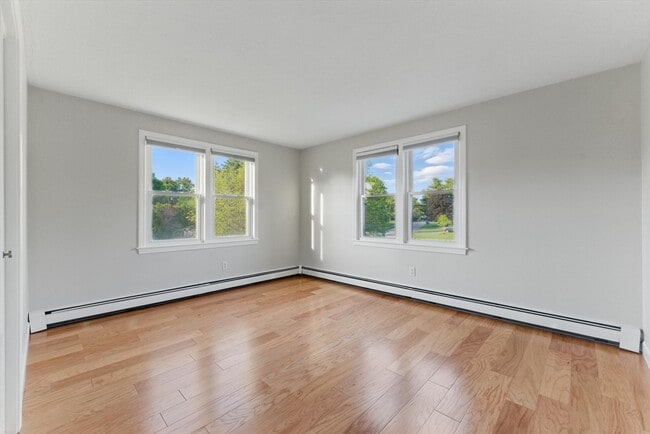 Building Photo - 121 Indian Meadow Dr