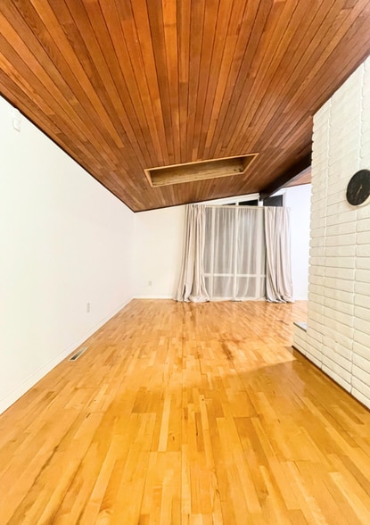 Building Photo - 12515 SE 74th St