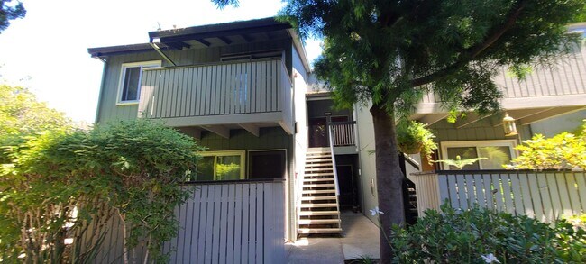 Building Photo - MOVE-IN READY! Peaceful 1-Bedroom Top Floo...
