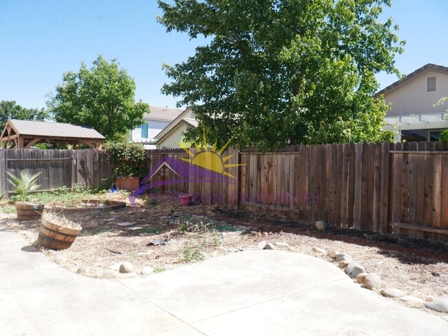 Building Photo - Two Story 4 Bed 3 Bath 1,863sqft Elk Grove Home in Laguna Park
