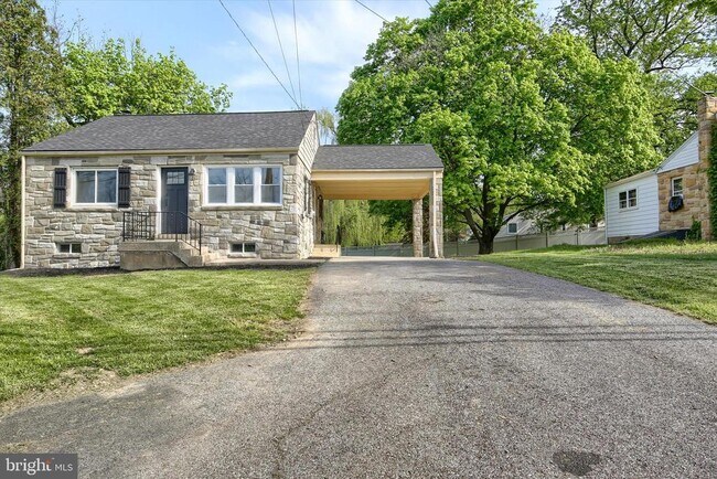 Building Photo - 2400 Linglestown Rd