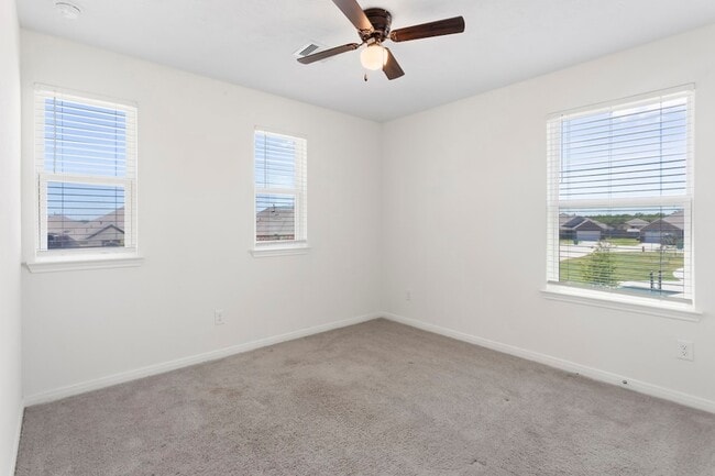 Building Photo - 1001 Hvn Hl Ln.