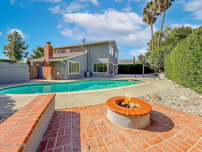 Building Photo - 1915 Woodside Dr