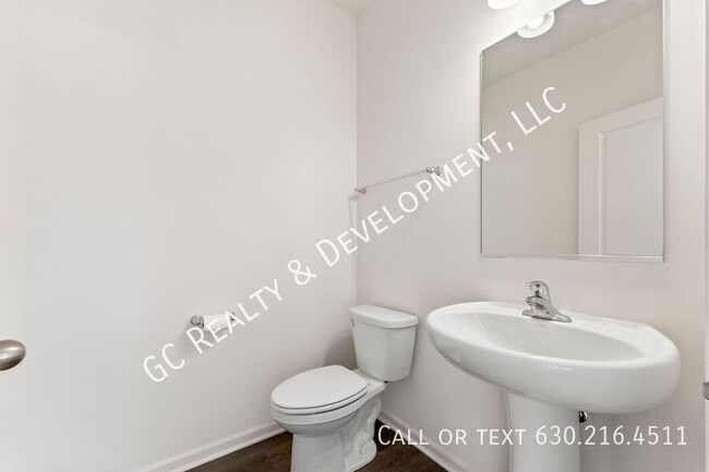 Building Photo - 2239 Parkside Dr